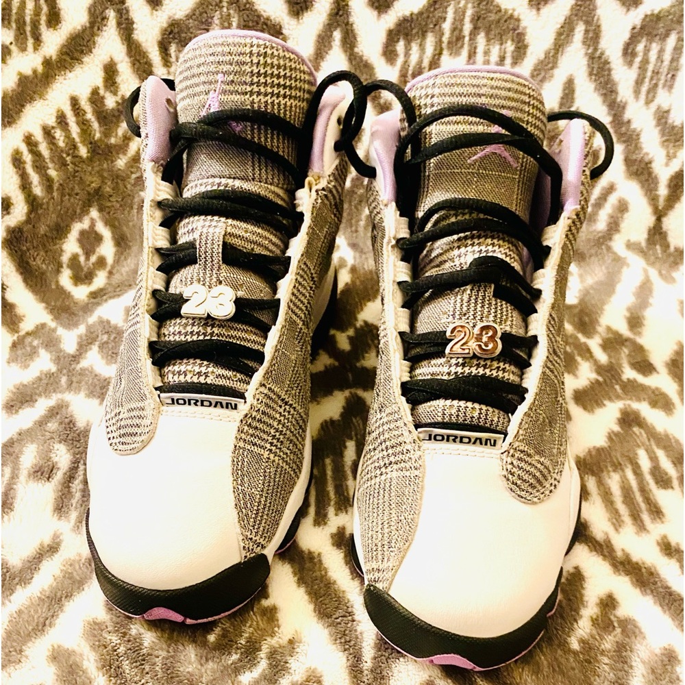 Jordan 13 Retro (GS) Black Lilac White DN3938-015